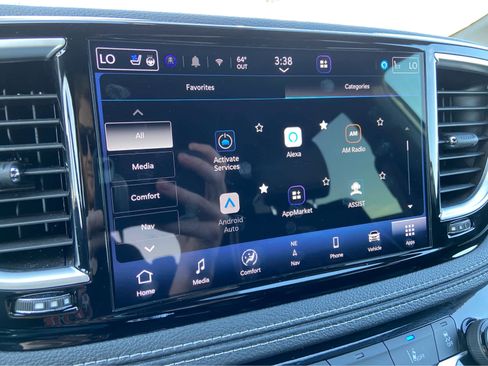 Used 2025 Chrysler Pacifica Limited FWD image 33