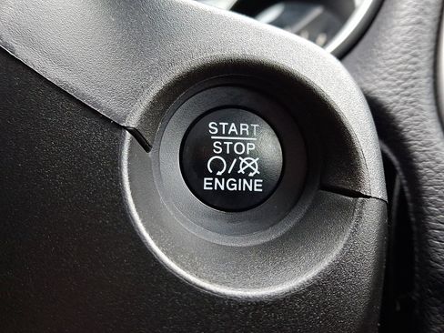 Used 2018 Jeep Compass Latitude w/ Popular Equipment Group image 23