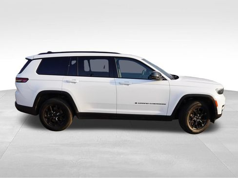 Used 2024 Jeep Grand Cherokee L Altitude AWD/4WD image 2