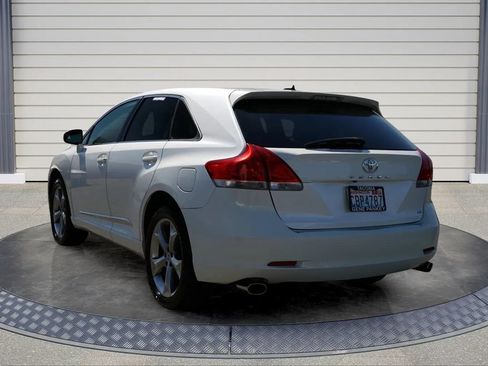 Used 2012 Toyota Venza LE w/ LE Convenience Pkg FWD image 5