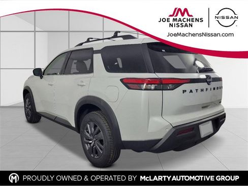 New 2025 Nissan Pathfinder SV w/ Black Appearance Package image 4