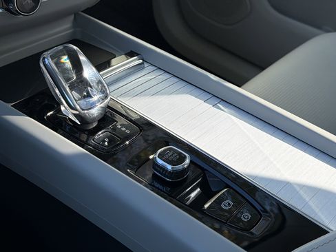 Used 2026 Volvo XC60 B5 Ultra w/ Protection Package Premier image 26