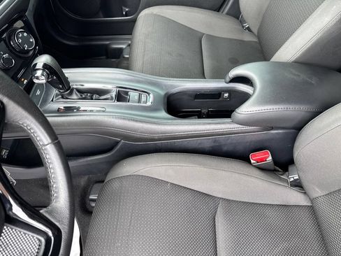 Certified 2022 Honda HR-V Sport image 28