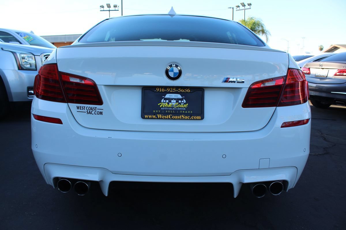 Used 2015 BMW M5 RWD image 16