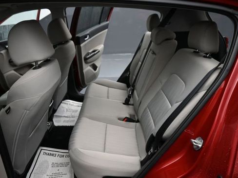 Used 2022 Kia Sportage LX image 11