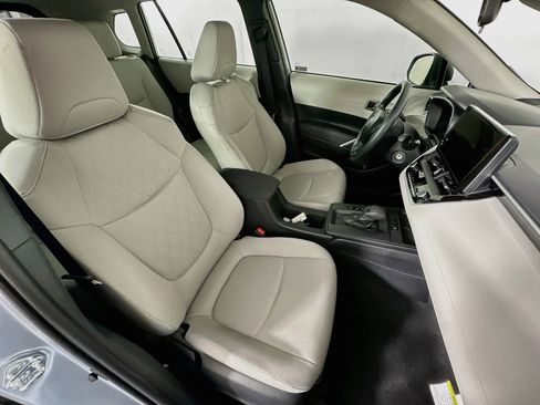 Used 2026 Toyota Corolla Cross L FWD image 30