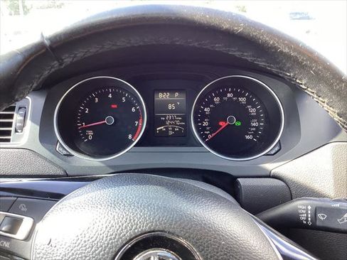 Used 2015 Volkswagen Jetta SE FWD image 29