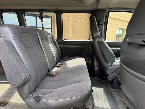 Used 2001 Chevrolet Express 3500 Passenger w/ LS Preferred Equipment Group RWD image 18