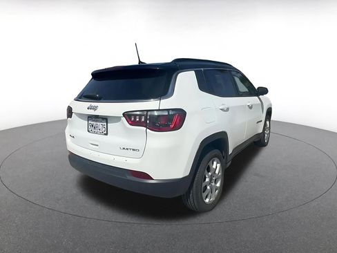 Used 2025 Jeep Compass Limited image 14