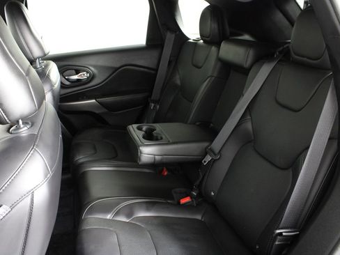 Used 2019 Jeep Cherokee Limited image 21