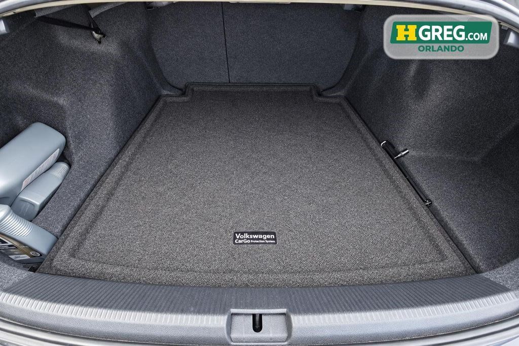 Used 2018 Volkswagen Passat 2.0T SE FWD image 17
