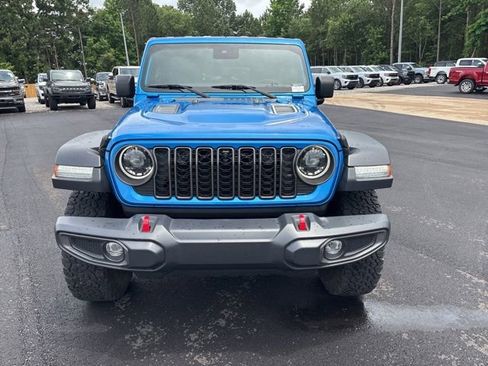 Used 2024 Jeep Wrangler Rubicon w/ Technology Group AWD/4WD image 2