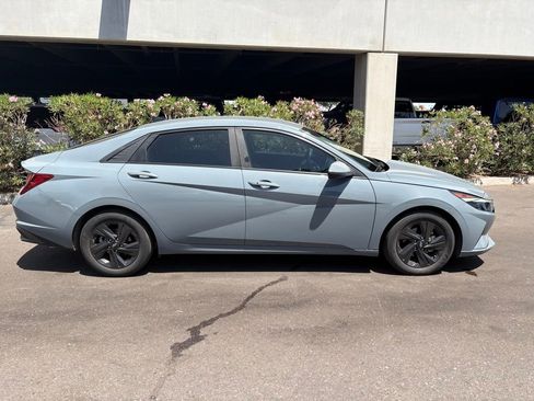 Used 2023 Hyundai Elantra SEL FWD image 3