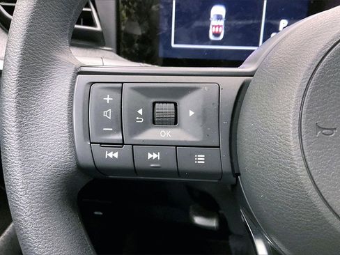 Certified 2025 Nissan Kicks SV image 19