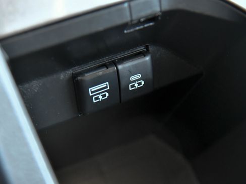 Used 2022 Toyota Camry SE FWD image 26