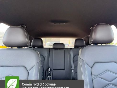 Used 2025 Volkswagen Atlas Cross Sport SE AWD/4WD image 33