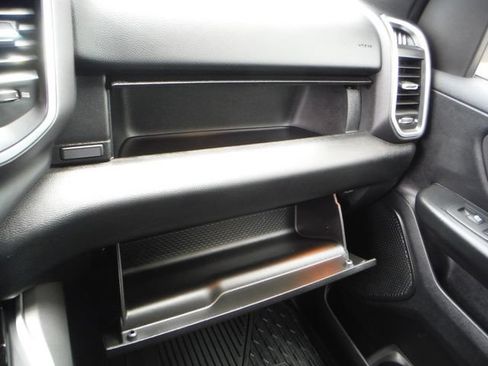 Certified 2019 RAM 1500 Big Horn AWD/4WD image 37