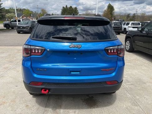 Used 2025 Jeep Compass Trailhawk AWD/4WD image 5