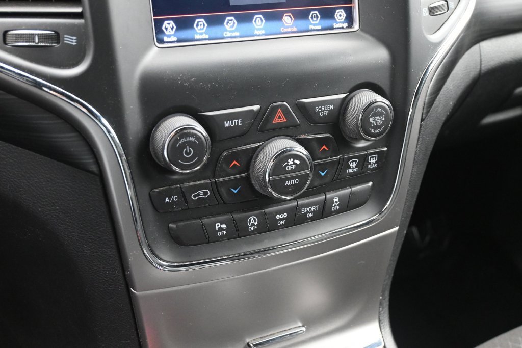 Used 2021 Jeep Grand Cherokee Laredo AWD/4WD image 17