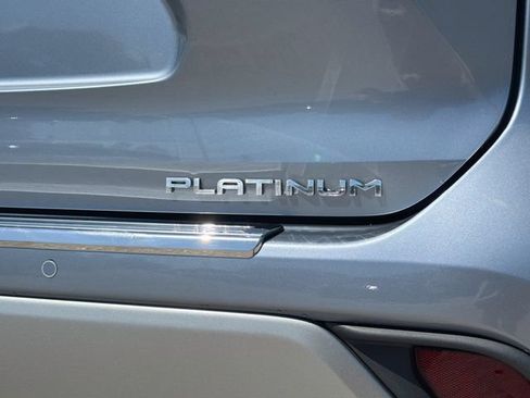 Used 2020 Toyota Highlander Platinum FWD image 47