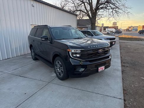 New 2025 Ford Expedition Active AWD/4WD image 9