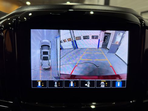 Used 2022 Chevrolet Traverse RS w/ LPO, Floor Liner Package image 32