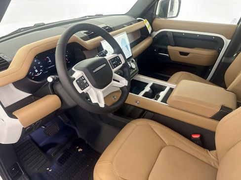 New 2026 Land Rover Defender 130 X-Dynamic SE image 8