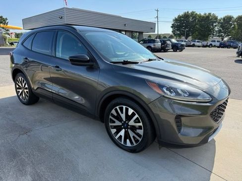 Used 2020 Ford Escape SE Sport FWD image 4