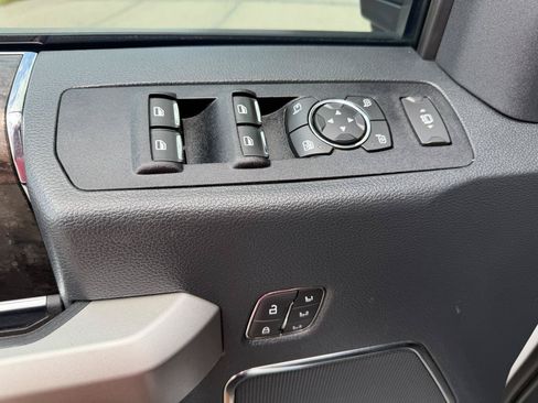 Used 2022 Ford F350 Lariat w/ Lariat Ultimate Package AWD/4WD image 17