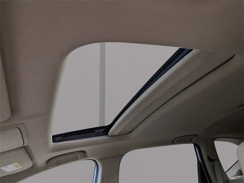 Used 2017 Honda CR-V Touring image 23