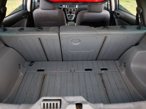 Used 2005 Toyota Matrix XR image 24