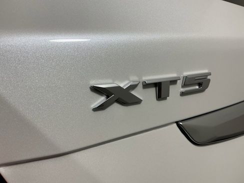 Used 2025 Cadillac XT5 Sportv w/ Technology Package image 32