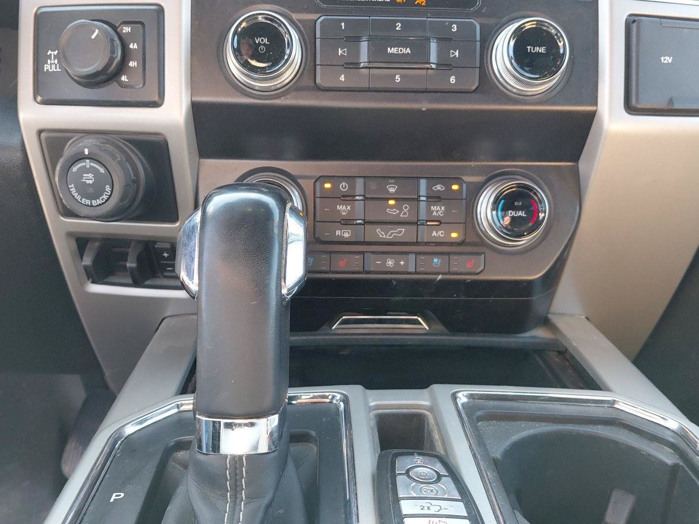 Used 2019 Ford F150 Lariat w/ Equipment Group 502A Luxury AWD/4WD image 29