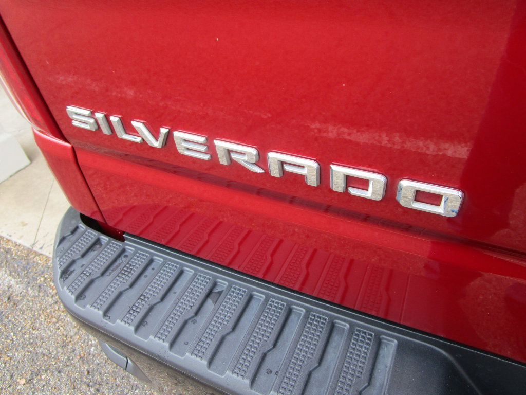 Used 2025 Chevrolet Silverado 1500 LT Trail Boss w/ Convenience Package II AWD/4WD image 17