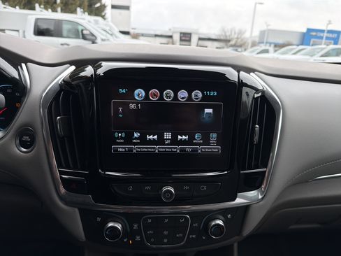 Used 2019 Chevrolet Traverse Premier image 23