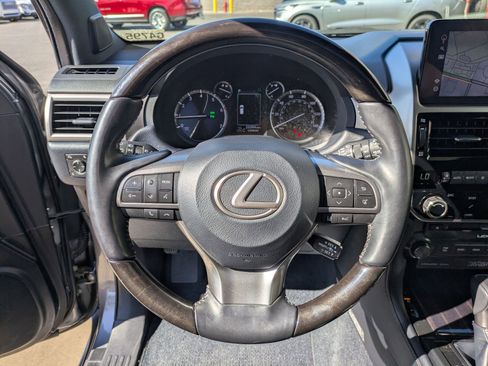 Used 2023 Lexus GX 460 Luxury w/ Sport Design Package AWD/4WD image 17