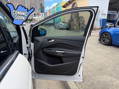Used 2018 Ford Escape SE w/ SE Sync 3 Package FWD image 10