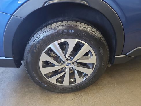 Used 2020 Subaru Outback Premium AWD/4WD image 17