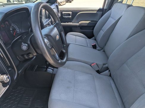 Used 2018 Chevrolet Silverado 1500 Custom w/ Custom Value Package AWD/4WD image 19