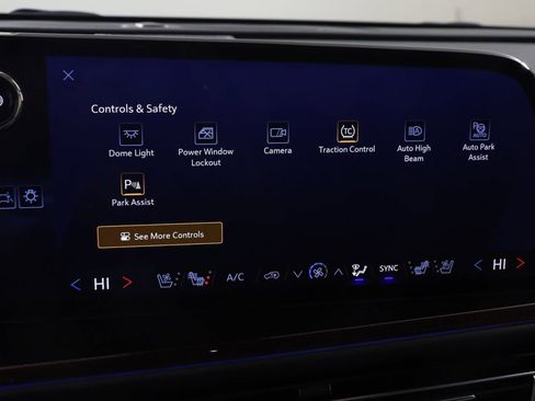 Used 2024 Chevrolet Traverse RS w/ LPO, Floor Liner Package image 38