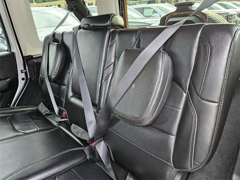 Used 2022 Jeep Wrangler Unlimited Sahara image 16