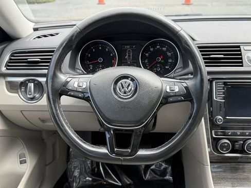 Used 2016 Volkswagen Passat 1.8T SE FWD image 14