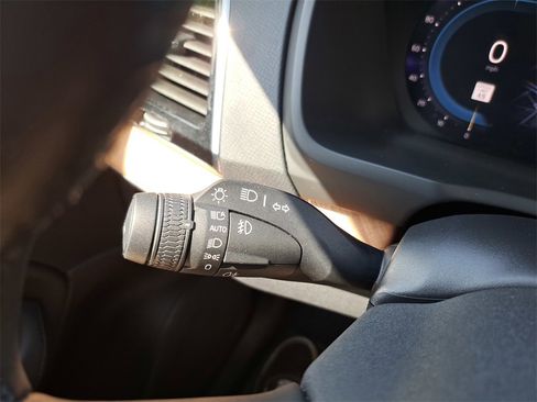 Used 2024 Volvo XC90 T8 Plus w/ Protection Package Premier image 20