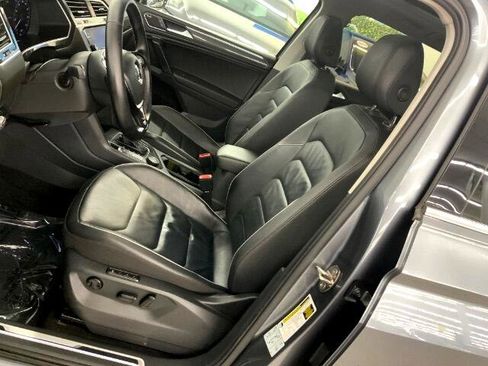 Used 2019 Volkswagen Tiguan SEL Premium image 12