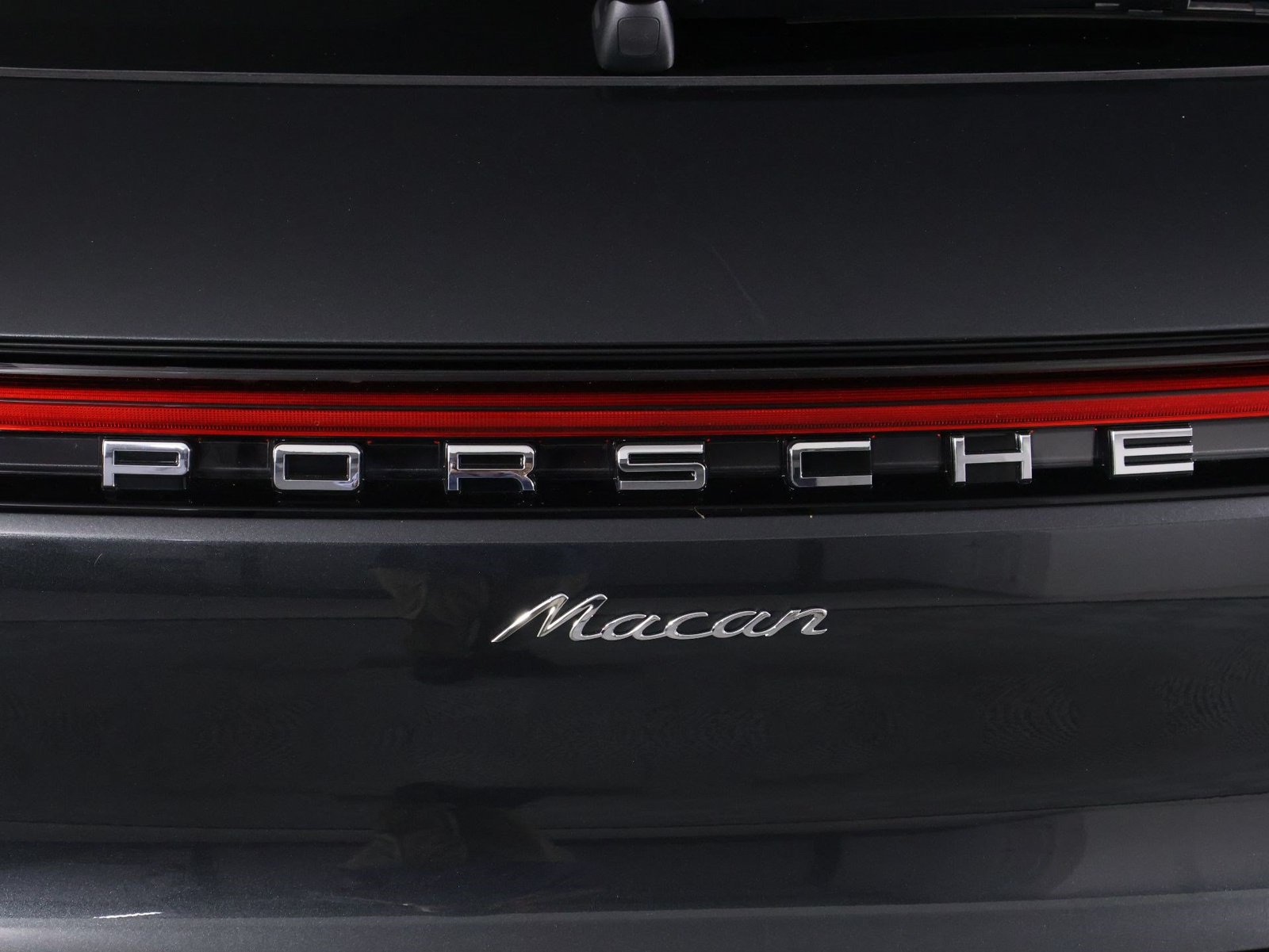 Certified 2026 Porsche Macan AWD/4WD image 22