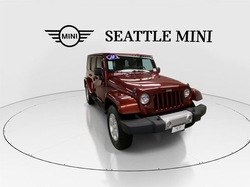 Used 2010 Jeep Wrangler Unlimited Sahara w/ Dual Top Group image 3