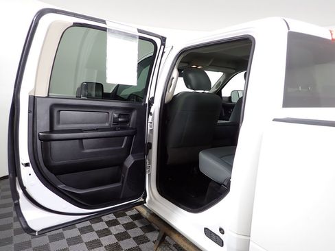 Used 2017 RAM 2500 Tradesman w/ Chrome Appearance Group AWD/4WD image 38