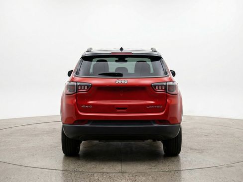 Used 2025 Jeep Compass Limited image 7