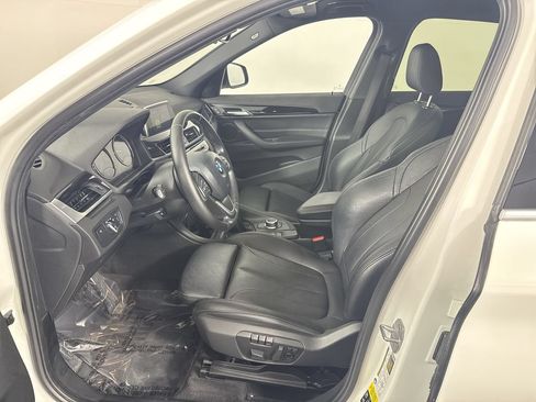 Used 2018 BMW X1 xDrive28i AWD/4WD image 2