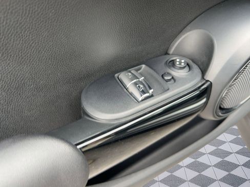 Used 2019 MINI Cooper 2-Door Hardtop image 12